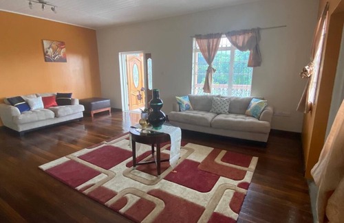 Roseau House | Local Home 5minutes from Roseau, Dominica