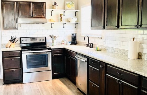 Liberty Hill House | Local Host - The Pink Door - 2 Bedroom Home