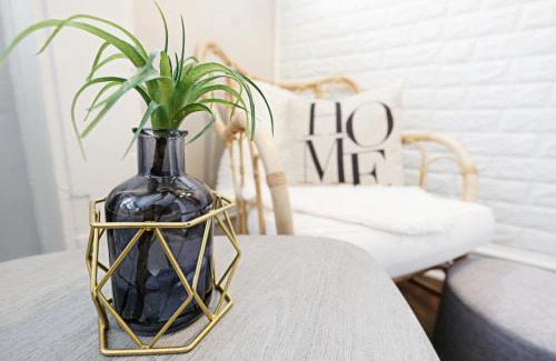 Lower Greenville Apartment | Local Hotspot SHELTER IN PLACE HERE!