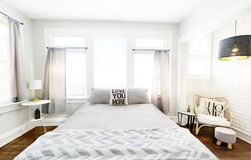 Lower Greenville Apartment | Local Hotspot SHELTER IN PLACE HERE!