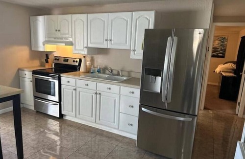 Port Charlotte Apartment | Local quiet stay