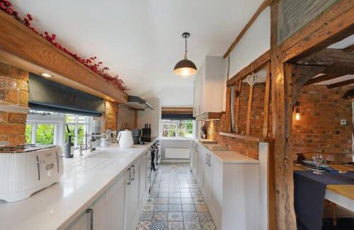 Doddington House | Local Walks Pub Gardens Pet Friendly Landscaped Gardens and Free Private Parking