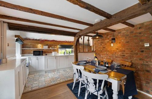 Doddington House | Local Walks Pub Gardens Pet Friendly Landscaped Gardens and Free Private Parking