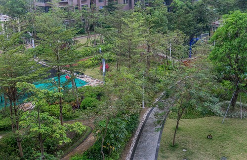 Xiangzhou District Apartment | Locals Boutique Apartment Huafa Plaza 24
