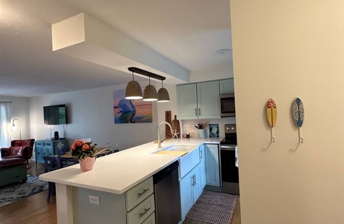 Kure Beach Condo | LOCALS SUMMER! INDOOR & Outdoor Pool, OCEANSIDE. Best time for beach is in FALL