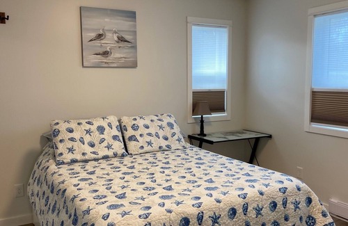Campbell River House | Located across from stunning Oyster Bay, 20 minutes to Mt Washington ski resort!