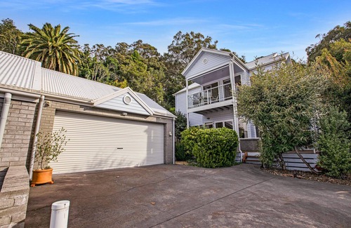 Metung House | Located along the beautiful Metung foreshore walks
