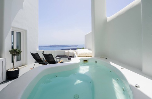 Imerovigli Villa | Located at the breathtaking caldera of Imerovigli