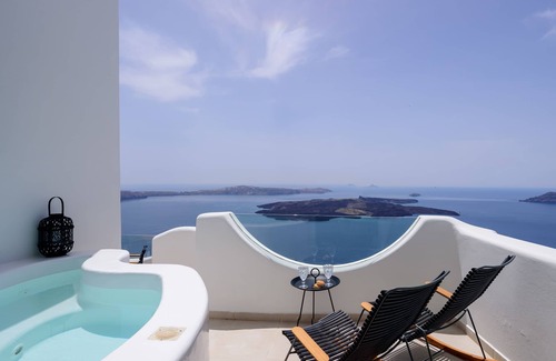 Imerovigli Villa | Located at the breathtaking caldera of Imerovigli