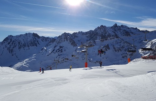 La Mongie Apartment | Located at the foot of the slopes Appartement 9 people maximum fully equipped