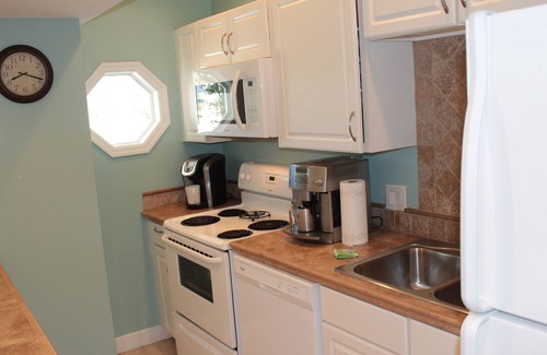 Chivas Bluff Apartment | Located directly on a private beach