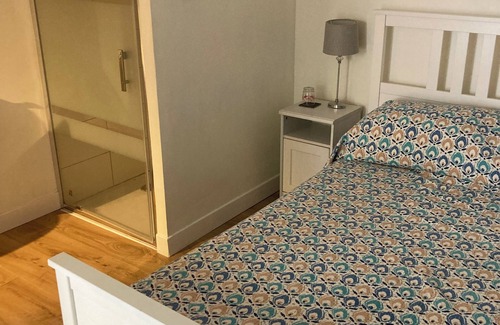 Varen Bed & Breakfast | Located in a historic village, this room is ideal for seeing the region.