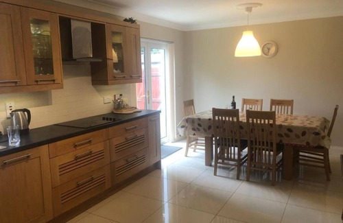 Kenmare House | Located in Kenmare on the Ring of Kerry, with free high speed WiFi and parking.n