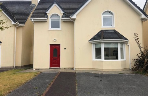 Kenmare House | Located in Kenmare on the Ring of Kerry, with free high speed WiFi and parking.n