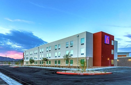 Las Vegas Apartment | Located in Las Vegas, Motel 6 Las Vegas, Nv - Motor Speedway features free WiFi .