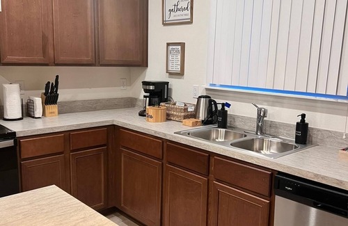 Northside House | Located in Sunny Jacksonville Fl a Family Community near Airport & Rivercity