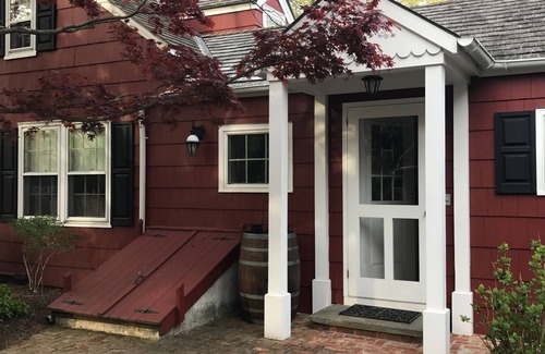 Southold House | Located in the heart of wine country/BEACHES/shops.