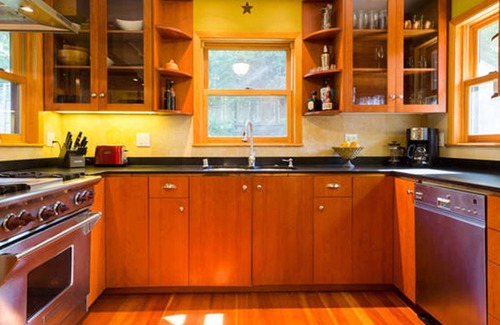 Penngrove House | Located in the middle of Wine Country is this beautifully crafted house.