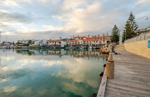 Mindarie House | Located in the Mindarie Marina a Luxury House in a Perfect Location