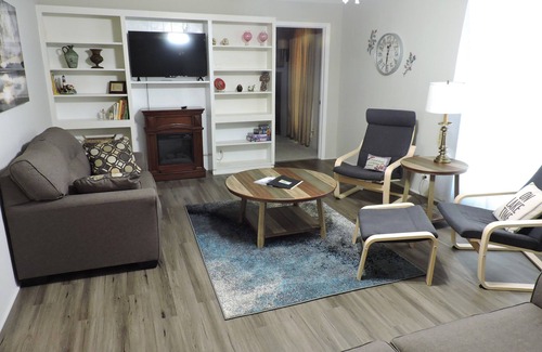 Counce House | Located near area restaurants, shopping, boat ramps and boat rentals