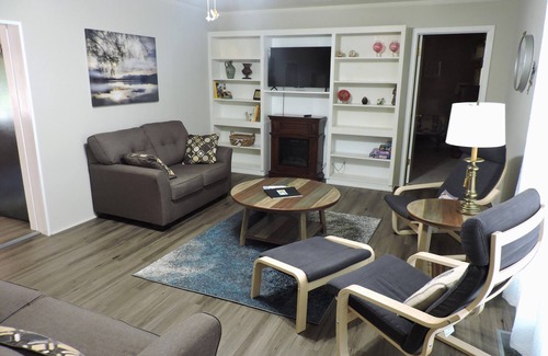 Counce House | Located near area restaurants, shopping, boat ramps and boat rentals