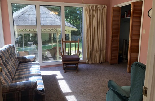 Counce House | Located near area restaurants, shopping, boat ramps and boat rentals