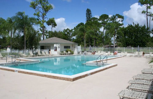 Jacarandas House | Located near the Gulf of Mexico, this home features 2 bedroom, 2 bathroom .