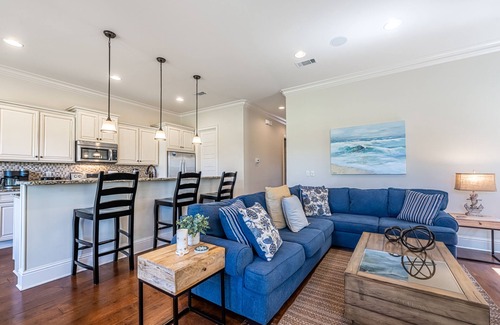 Villa Lago House | Located on Golf Course ~ Two Golf Carts ~ Balcony ~ Patio