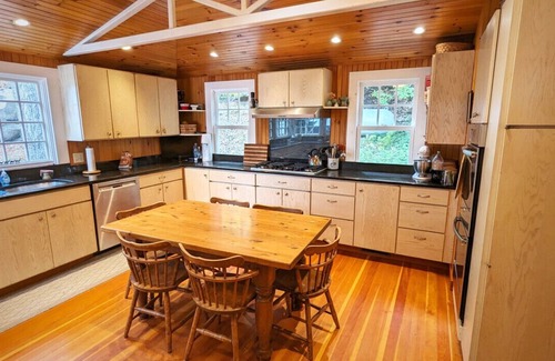 Sunapee House | Located on Historic Lake Avenue