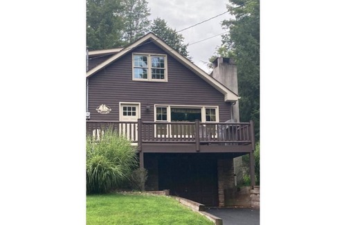 Greentown Cottage | Located on Lake Wallenpaupack. Book 2 nights get 1 free. Contact me for details.