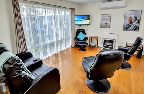 Eagle Point House | Located on the world-famous Silt Jetties