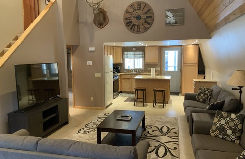 Dubois House | Located right in the heart of downtown Dubois