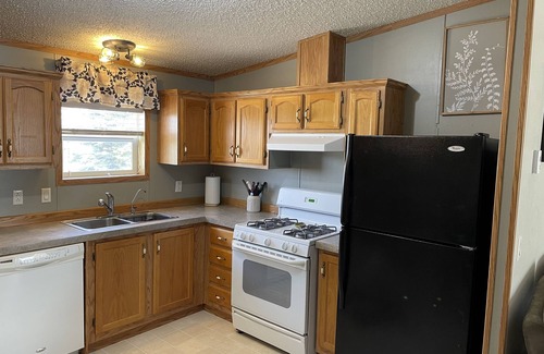 Dawson House | Located right off main roads - with access to fishing, boating & hunting nearby!