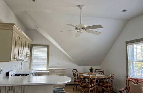 Nantucket Town House | Located right on the edge of town, the perfect Nantucket getaway!