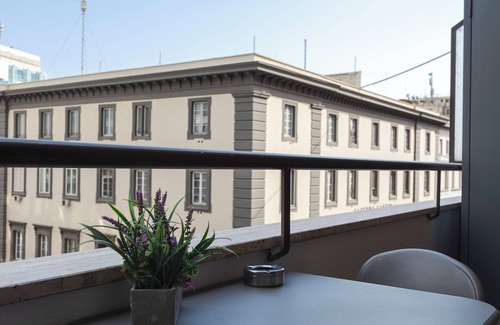 Montecalvario House | Located within walking distance of the subway and historic center