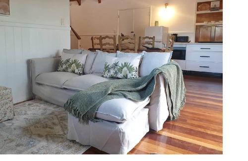 Eagle Heights House | Locatio Location Location
