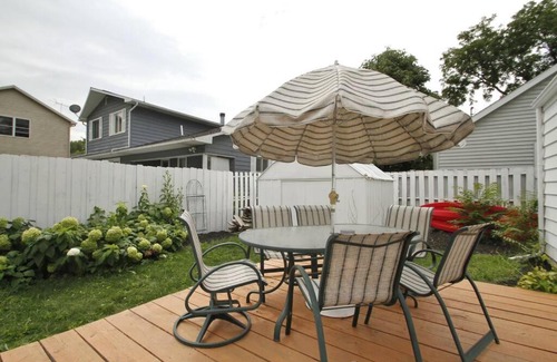 Brooklyn House | LOCATION! 2bd/1ba with 2 patios on Wamplers Lake.