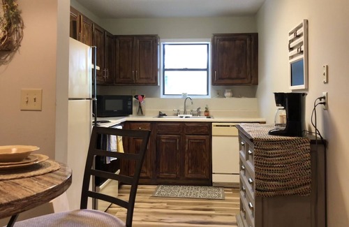 Rolla Apartment | Location and convenience, weekly and monthly discounted rates!