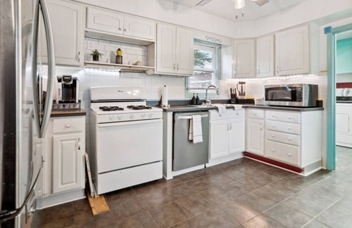 Mayfield Heights House | Location and Style Mayfield Heights 3 Bedroom