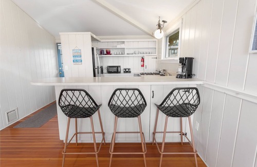 Shinnecock Hills Cottage | Location and views! Located directly on Shinnecock Bay!