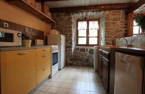 Saint-Front House | Location authentique avec cheminée et toit de chaume, proche nature et activités à St-Front - FR-1-582-291