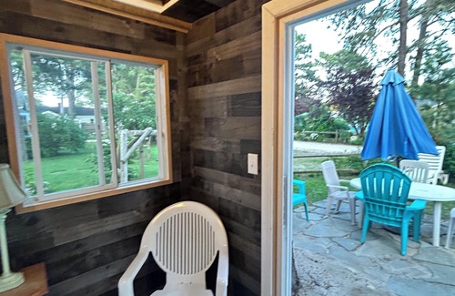 Bass River Cabin | LOCATION! CABIN sleeps3, 1 mile to BEACH, Heated POOL, Kitchen/Grill, Parking