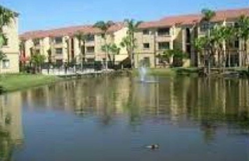 Davie Apartment | *LOCATION* Centrally located 1/1 condo near South Florida's popular attractions