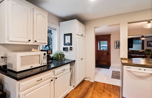 Hudson House | Location, Comfort, Amenities in Downtown Hudson, WI!