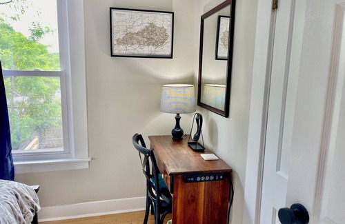 Georgetown Cottage | Location! Comfy Beds~Hot Tub~6mi KY Horse Park~Walkable