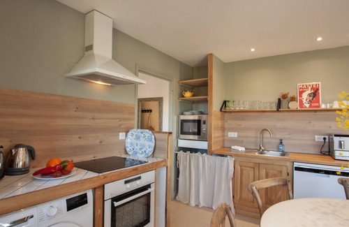 Calvi Apartment | location de vacances Olivier jardin privatif et piscine chauffée partagée