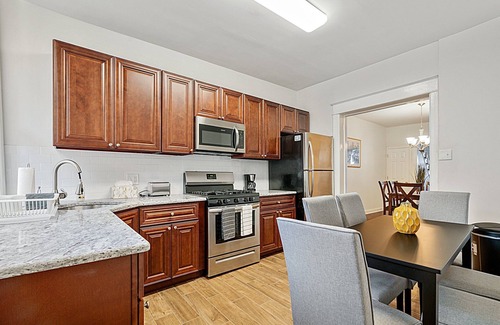 Point Breeze House | Location! Entire home in the heart of Philly