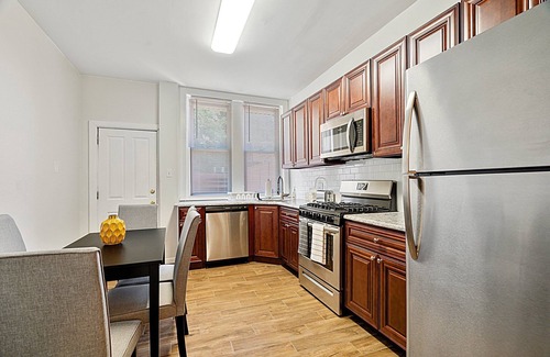 Point Breeze House | Location! Entire home in the heart of Philly