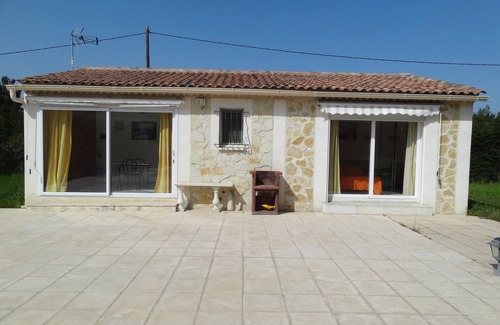 St.-Remy-de-Provence Villa | LOCATIONS ALPILLES - STUDIO POOL
