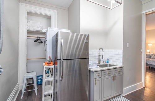 East Price Hill Apartment | Location! Fresh, Clean Studio 3 Miles from Downtown Cincinnati